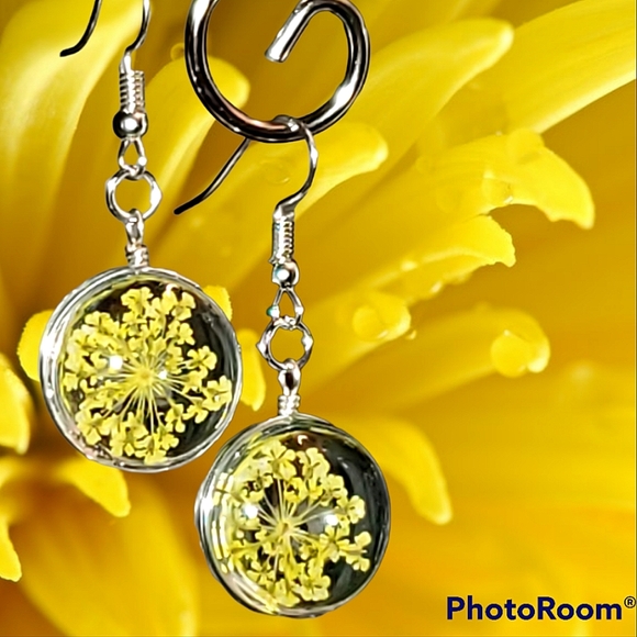Glass ball earrings with real dried yellow flowers inside. - Picture 3 of 6